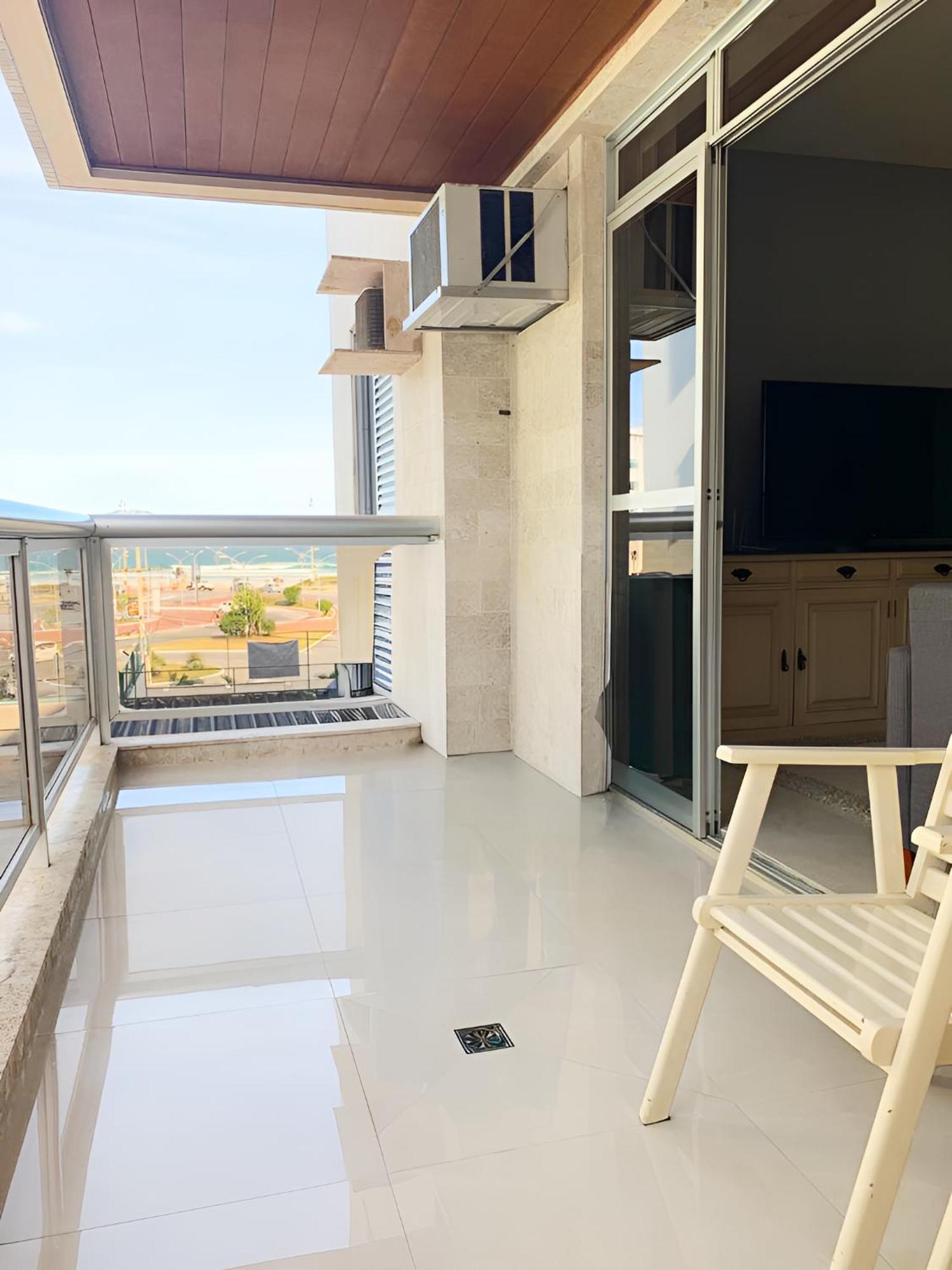 Apartamento com Vista do Mar